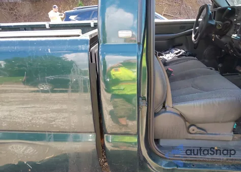 2003 Chevrolet Silverado 1500 Work Truck z USA, uszkodzony, nr VIN 1GCEK14V73Z101029